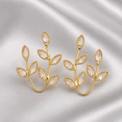 ✨ JIYARA Golden Vine Ear Climbers ✨